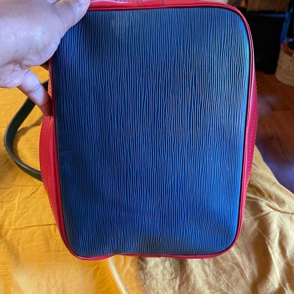 Authentic Louis Vuitton GM Epi Color Block Bucket Bag - Picture 4 of 16